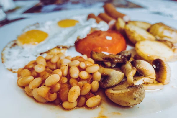 Petit Déjeuner Anglais Sur Une Assiette — Photo