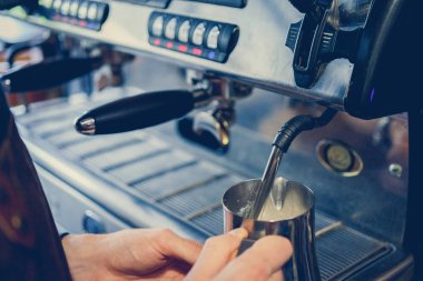 kahve makinesi kahve yapmak