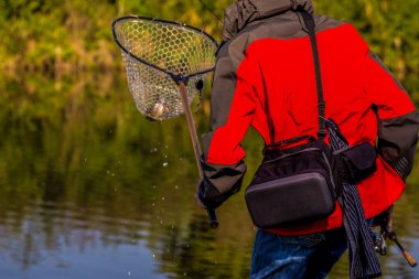 Alabalık balıkçılık Nehri üzerinde