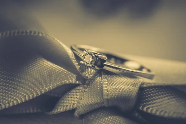 Engagement ring close-up — Stock Photo, Image