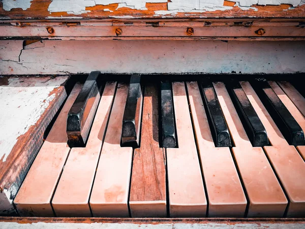 Tasti del vecchio pianoforte — Foto Stock