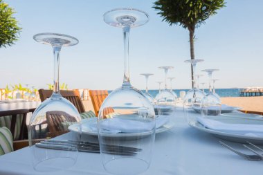 Sahil restoran güzel tablo ayarı