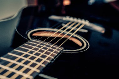 Akustik gitar yakın görünüm