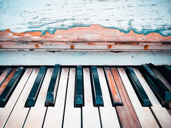 Toetsen van de oude piano — Stockfoto