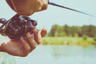 erkek el iplik tutar