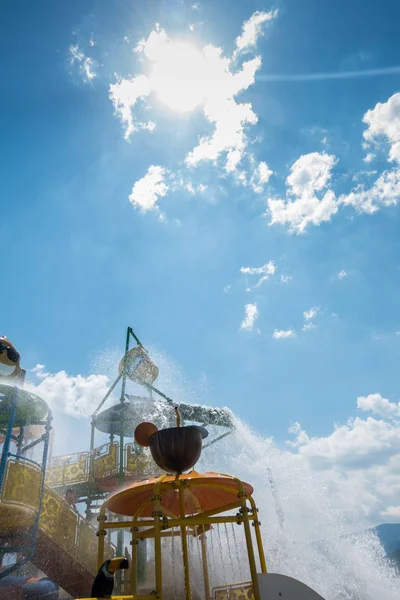 Kinder-Wasserpark. Wasserrutschen für Kinder — Stockfoto