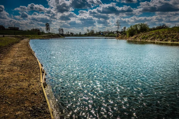 Риболовля на озері — стокове фото