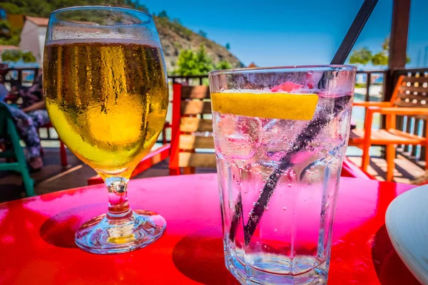 Cocktails in a cafe in a seaside resort — Stock Photo, Image