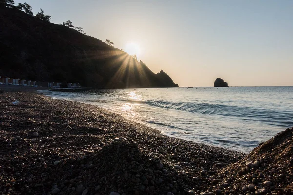 Deniz kenarında güzel gündoğumu — Stok fotoğraf