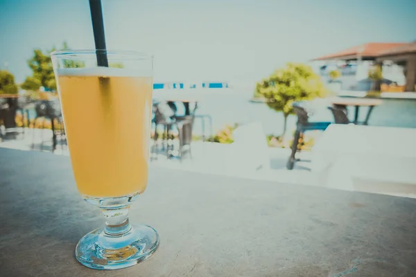 Cocktails an der Strandbar — Stockfoto