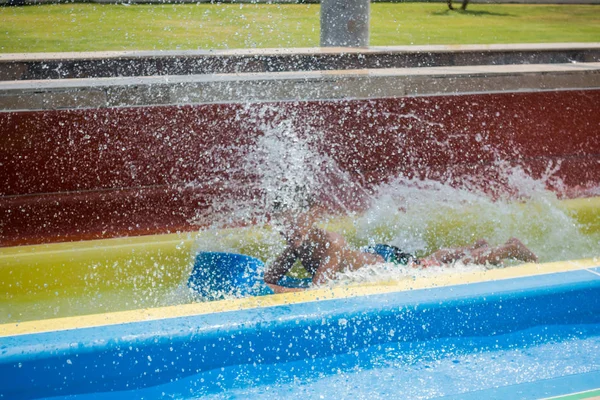 Dětský vodní park v resortu — Stock fotografie