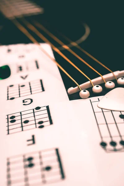Gitar ve nota arka plan — Stok fotoğraf