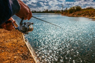 Gölde balık tutmak