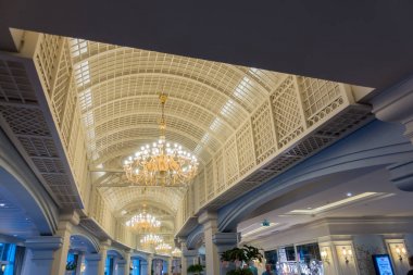 Salonun içi çok güzel.