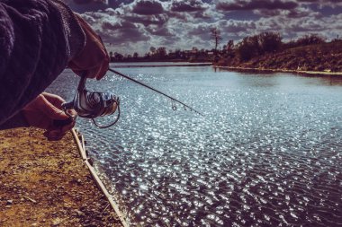Gölde balık tutmak