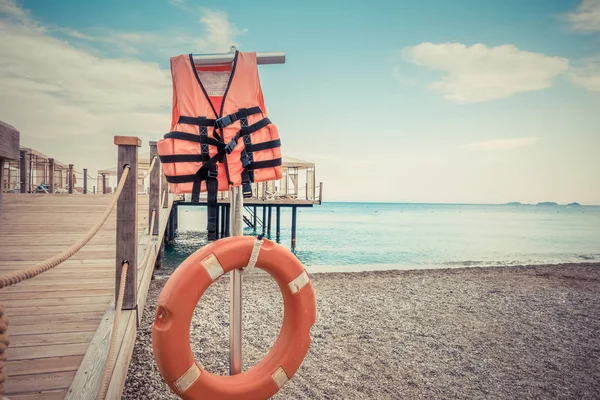 Vackra piren på havet — Stockfoto