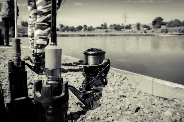 漁師湖からのニジマスをキャッチします。 — ストック写真