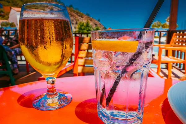 Cocktails in a cafe in a seaside resort — Stock Photo, Image