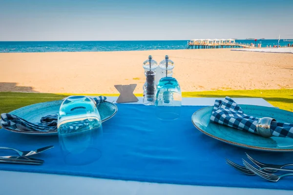 Bella Tavola Apparecchiata Ristorante Sul Mare — Foto Stock