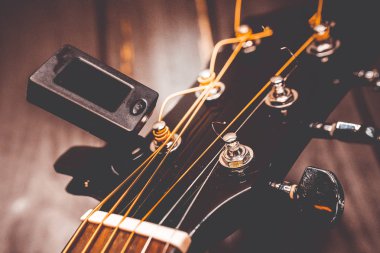 Akustik gitar yakın görünüm