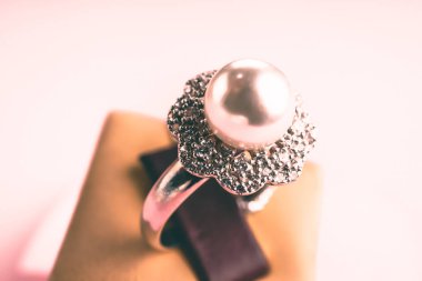 Taşlar ile güzel yüzük