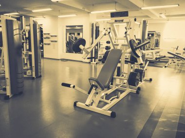 spor salonunda eğitim aparatı