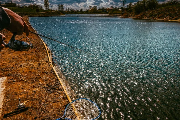 Rybaření na jezeře — Stock fotografie