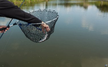 Gölde alabalık avı