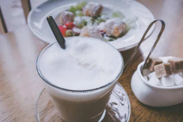 'S ochtends koffie in het café — Stockfoto