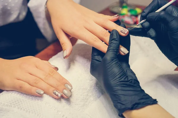 Manicure al salone termale — Foto Stock