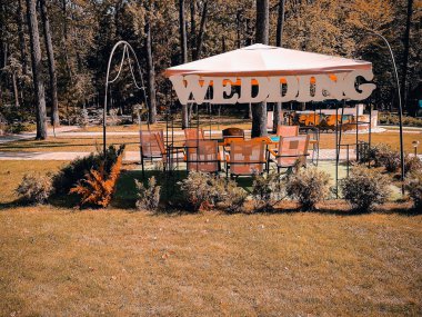 bir Arbor üzerinde yazıt düğün