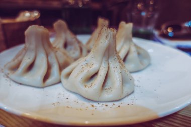 Lezzetli taze sulu khinkali