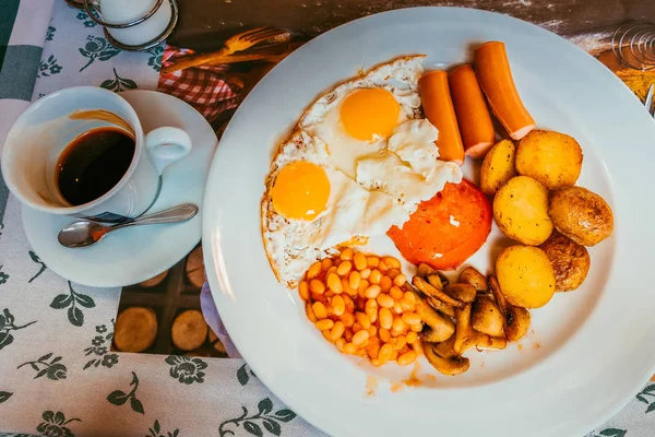 プレート上の英語の朝食 — ストック写真