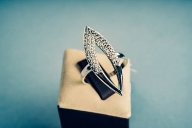 Taşlar ile güzel takı