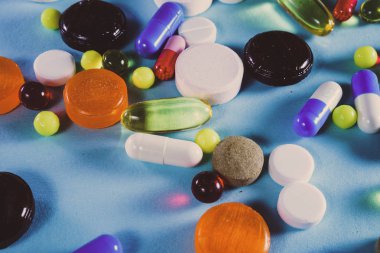 Arka plan üstünde belgili tanımlık konu ilaçların