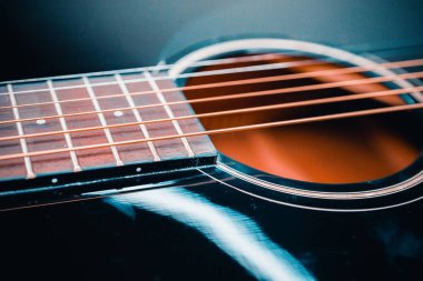 Akustik gitar yakın görünüm