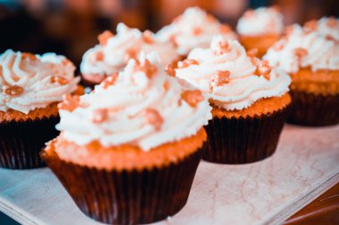 Kahve makinesi ve kafede capkake