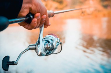 erkek el iplik tutar