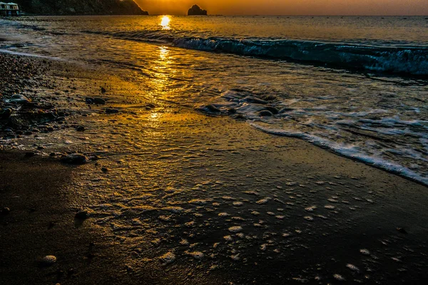 Magnífico nascer do sol no mar — Fotografia de Stock