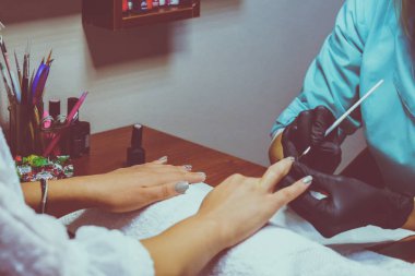 yordamlar için çivi kaplıca