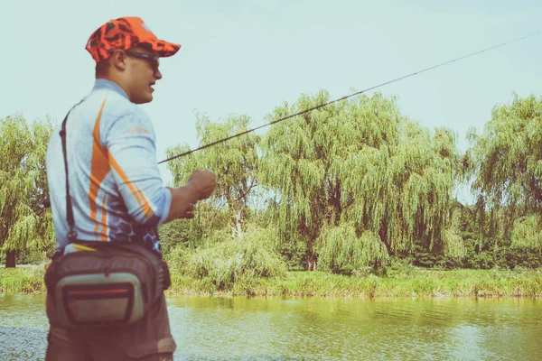 Fisherman Fishing Lake — Stock Photo, Image