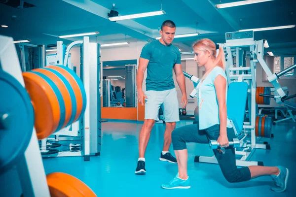 Persoonlijke training in de sportschool — Stockfoto