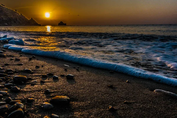 Herrlicher Sonnenaufgang über dem Meer — Stockfoto
