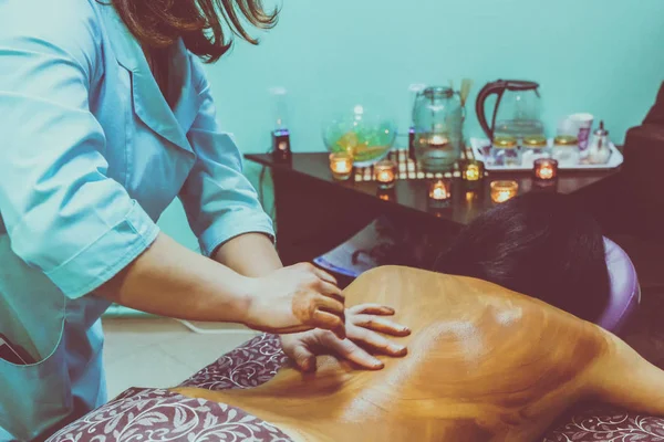 Spa'da masaj tedavisi