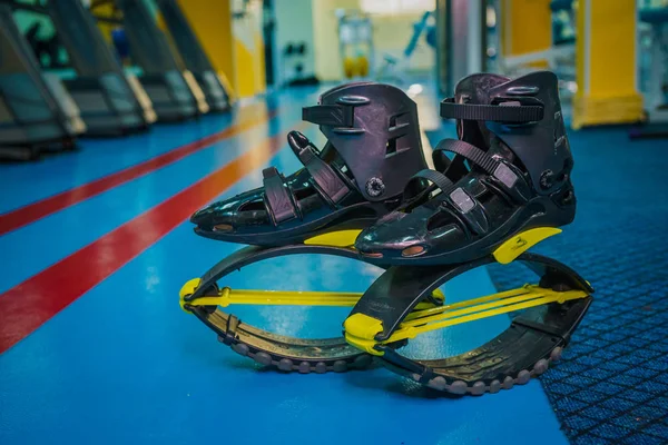 Kangoo Ugrik Csizma Emeleten Edzőteremben — Stock Fotó