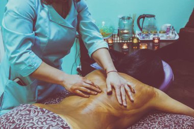 Spa'da masaj tedavisi