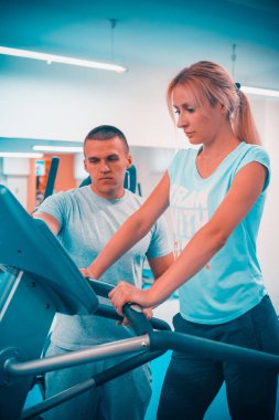 Koç ve istemci vasıl jimnastik salonu