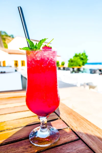 Cocktails no bar à beira-mar — Fotografia de Stock