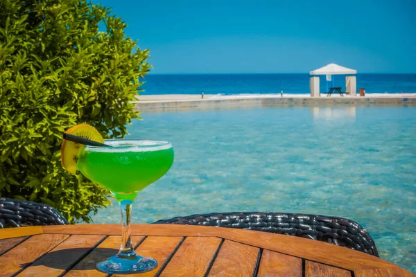 Hermosa terraza con vistas al mar — Foto de Stock