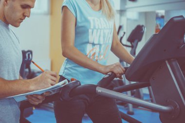 Koç ve istemci vasıl jimnastik salonu